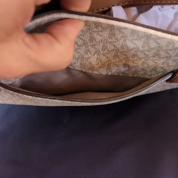 Michael Kors Cream and Brown Tote Bag with Signature Charm - Picture 4 of 17